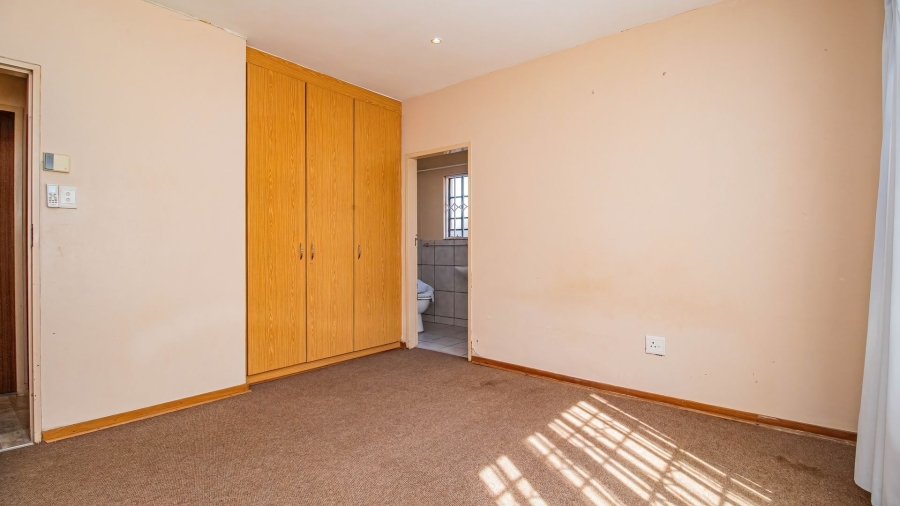 3 Bedroom Property for Sale in Azalea Park North West
